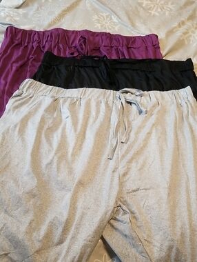 Women’s Drawstring Capris - Light Gray, Black & Plum Size 5XL